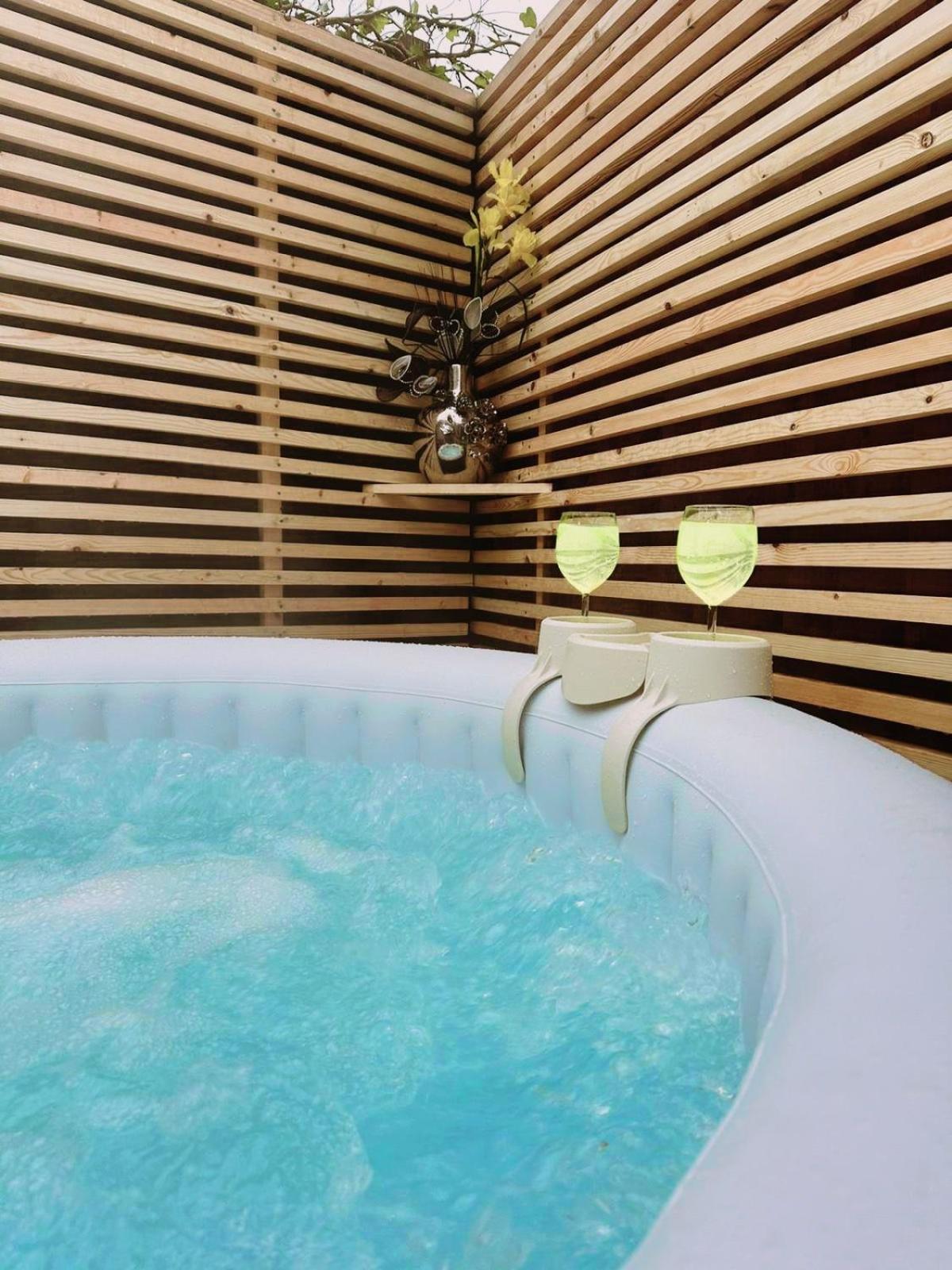 1 Bedroom Apartment With Hot Tub In Cardiff Kültér fotó